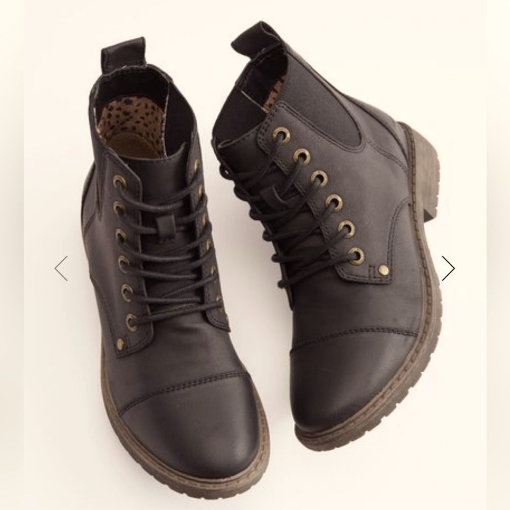 Willow way combat boots from Billabong